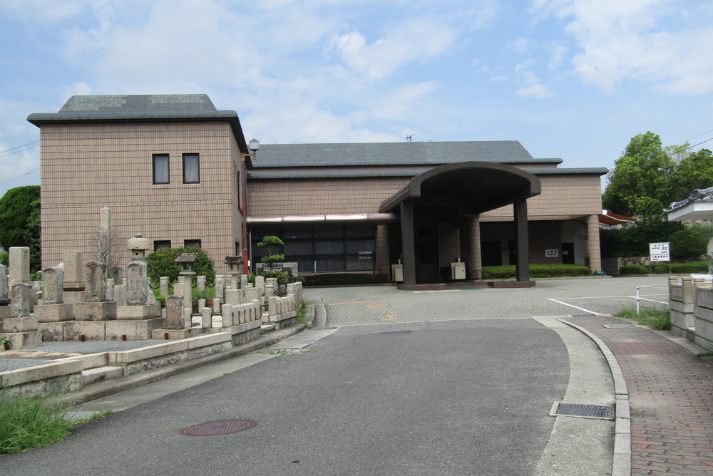 西宮・葬儀・家族葬・お坊さんの読経（お経）葬儀・
満池谷斎場、西宮市立斎場・葬儀式場・利用